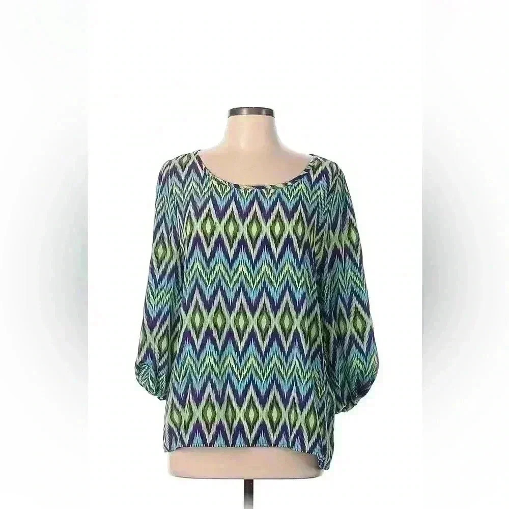 Ladies boho blouse in chevron/herringbone pattern Size small in blue purple